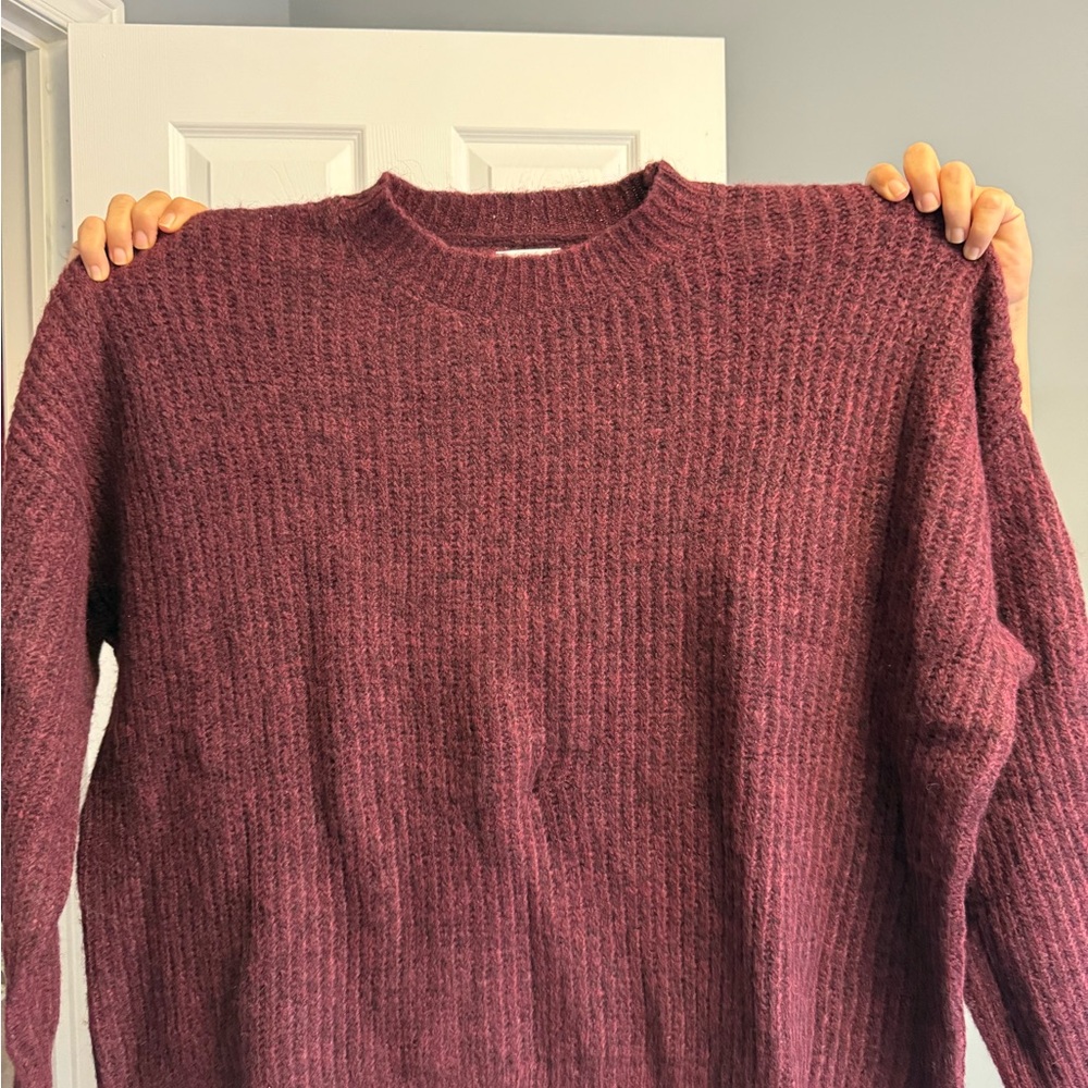 Ardene Women’s Oversized Maroon Crewneck Sweater